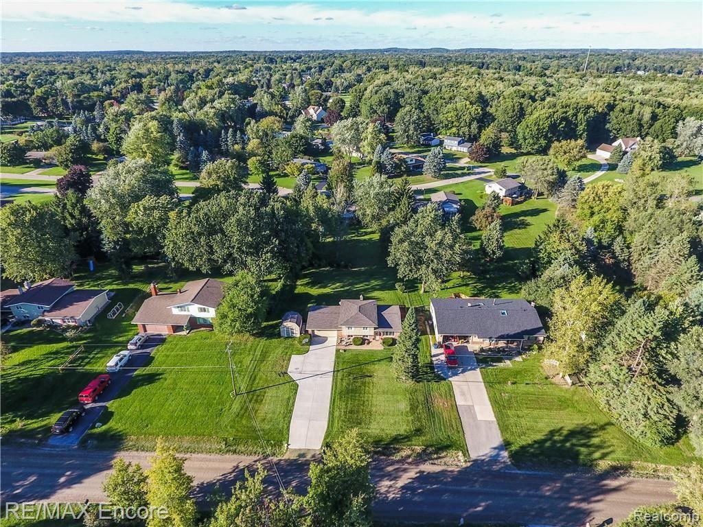3592 West Drahner Road Oxford, MI 48371 - Photo 26 of 30 3592 W Drahner-104.jpg