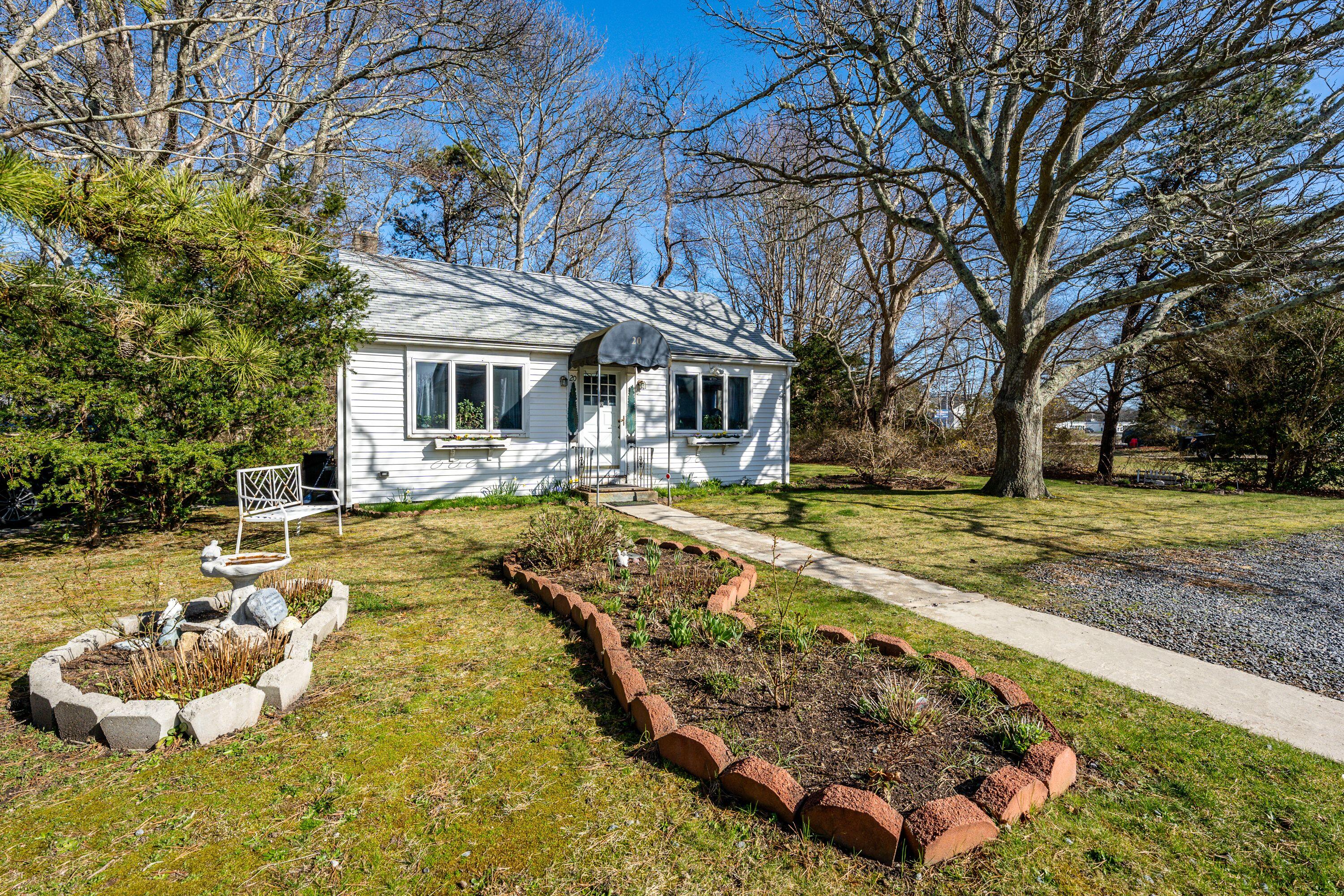 20 Dunns Pond Road Hyannis, MA 02601 - Photo 1 of 13 Front Entrance