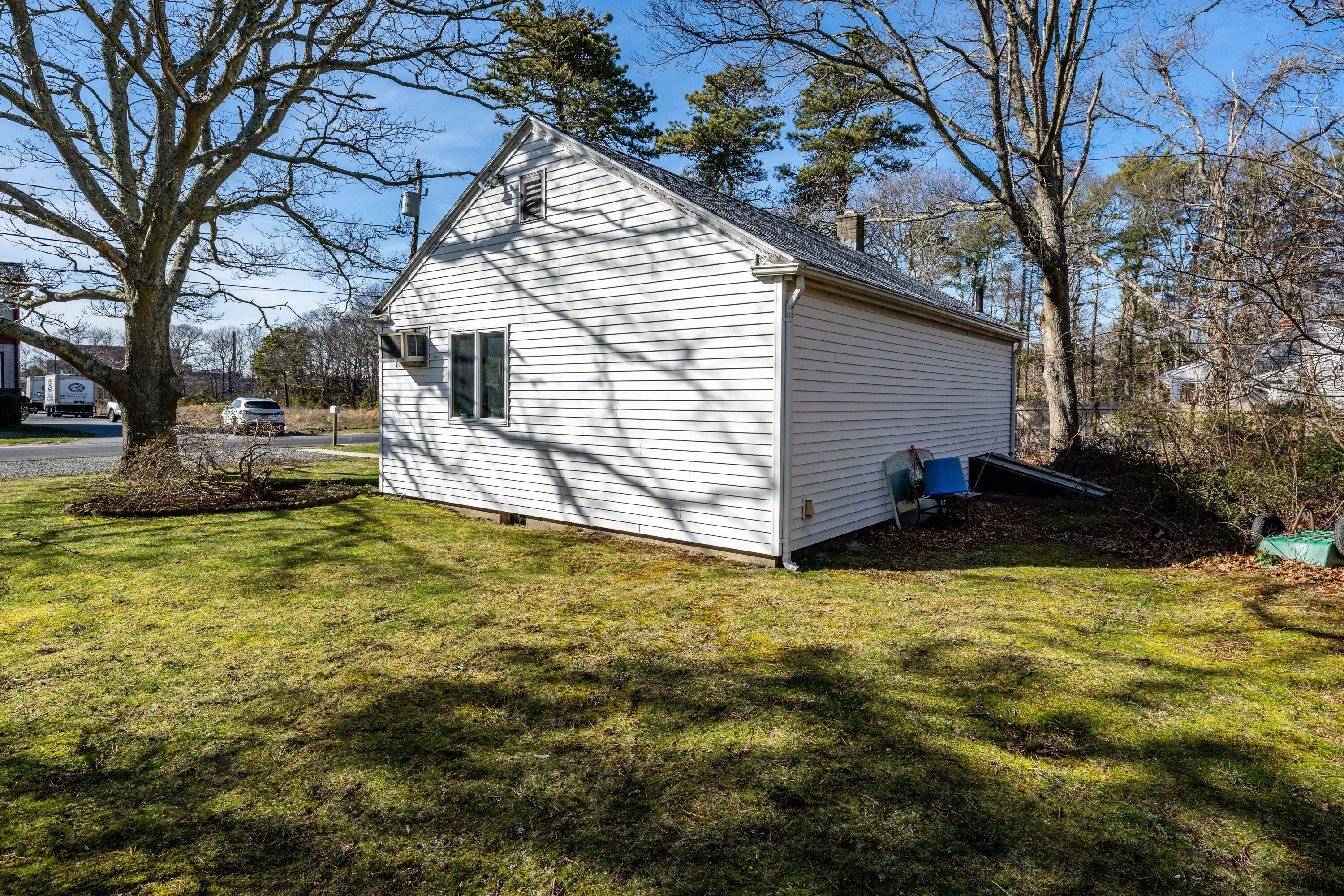 20 Dunns Pond Road Hyannis, MA 02601 - Photo 5 of 13 Back side yard