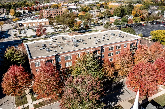 $364,900 | 104 North Plum Grove Road, Unit 400, Palatine, IL 60067