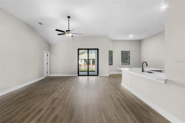 $618,900 | 13432 Lake Gallagher Drive, Dover, FL 33527