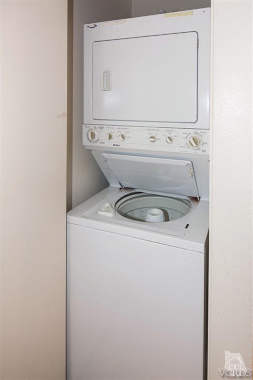 2913 Antonio Drive, Unit 106 Camarillo, CA 93010 - Photo 10 of 14 a close up view of washer and dryer