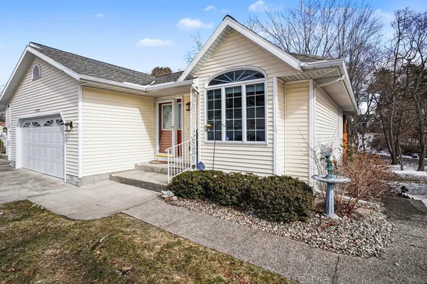 $339,000 | 17010 Grandview Drive, Unit 19, Spring Lake, MI 49456