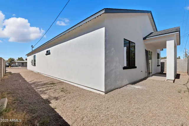 $837,000 | 415 South Robert Road, Tempe, AZ 85281