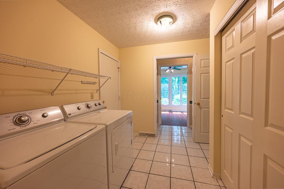 6340 Bale Kenyon Road Lewis Center, OH 43035 - Photo 23 of 41 Washer dryer area w/ closet
