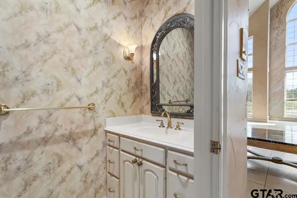 $899,900 | 7050 Walden Drive, Tyler, TX 75703