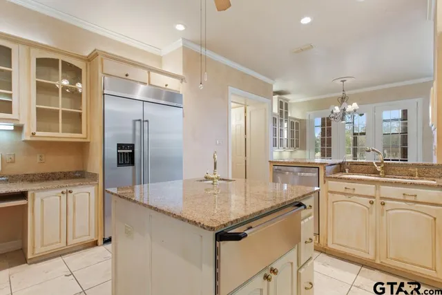 $999,900 | 7050 Walden Drive, Tyler, TX 75703