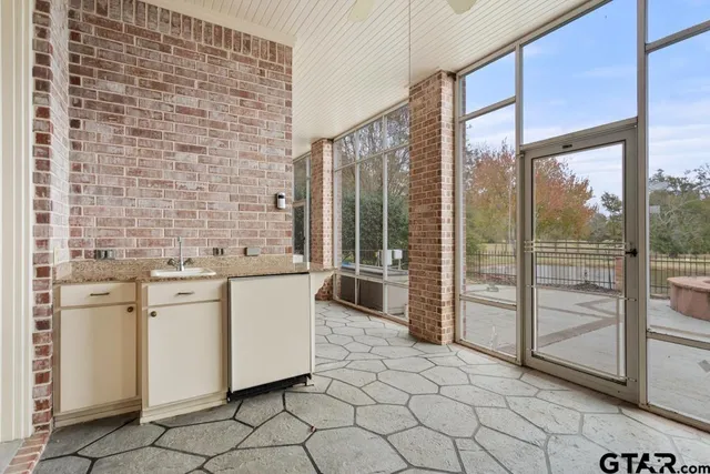 $999,900 | 7050 Walden Drive, Tyler, TX 75703