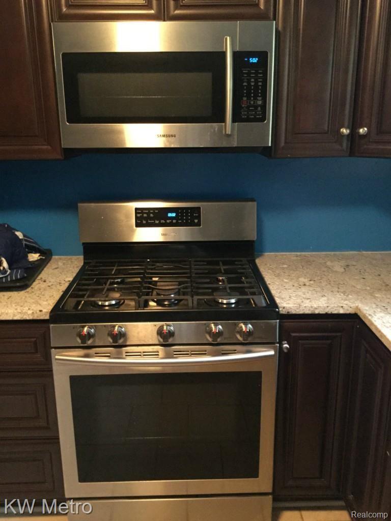 29845 Rambling Road Southfield, MI 48076 - Photo 10 of 14 2015-08-27 08.42