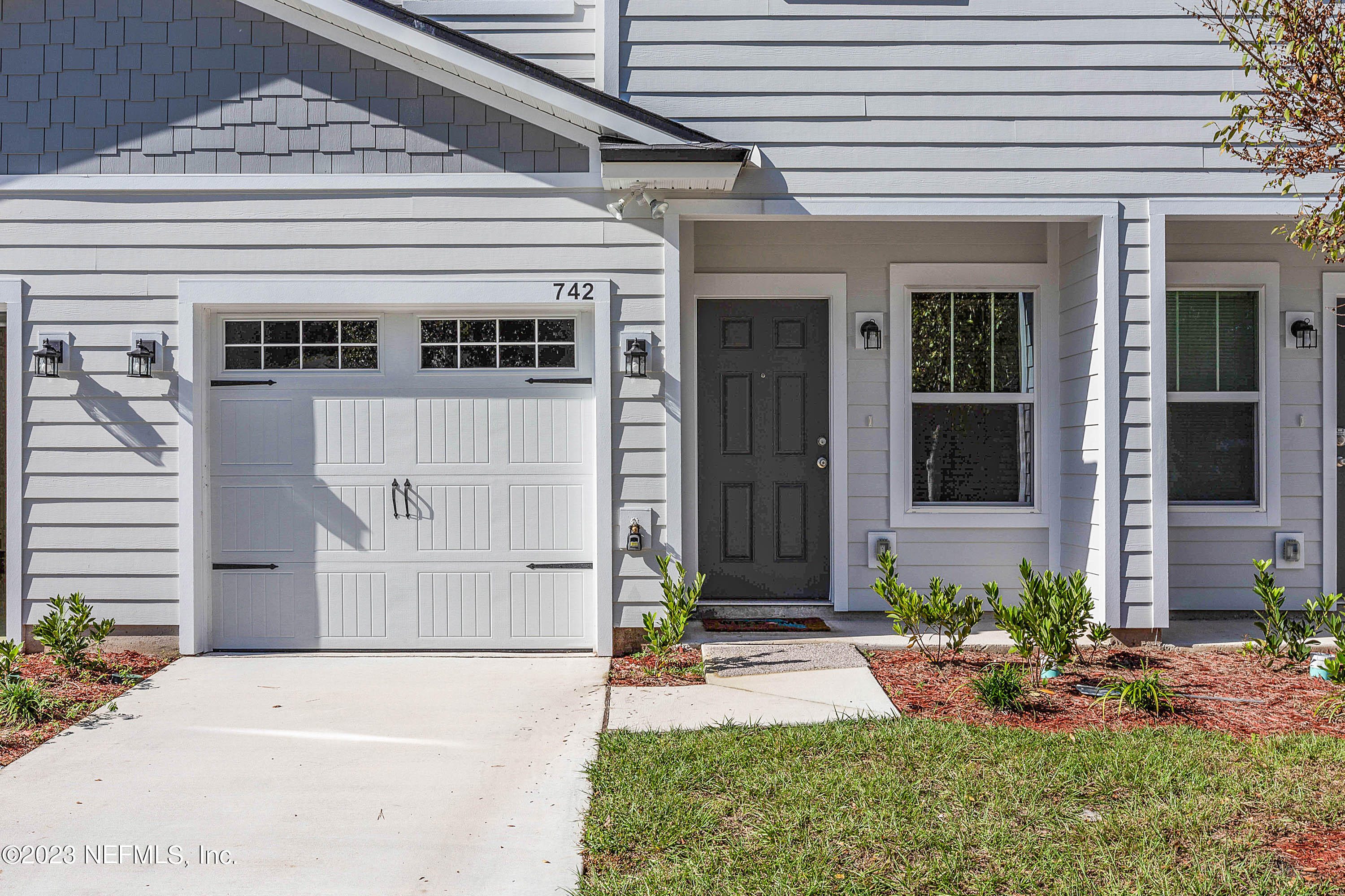 742 Talking Tree Drive Jacksonville, FL 32205 - Photo 2 of 23 Front