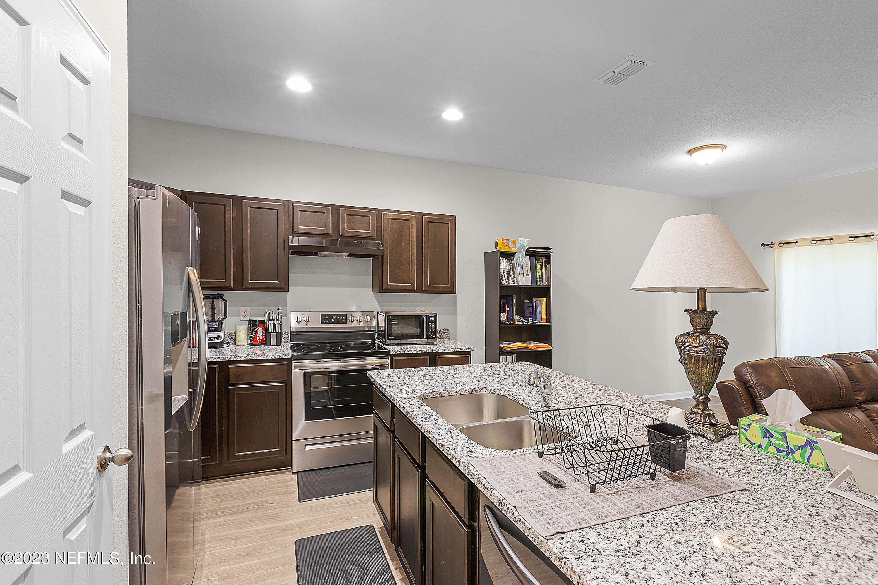 742 Talking Tree Drive Jacksonville, FL 32205 - Photo 6 of 23 Kitchen