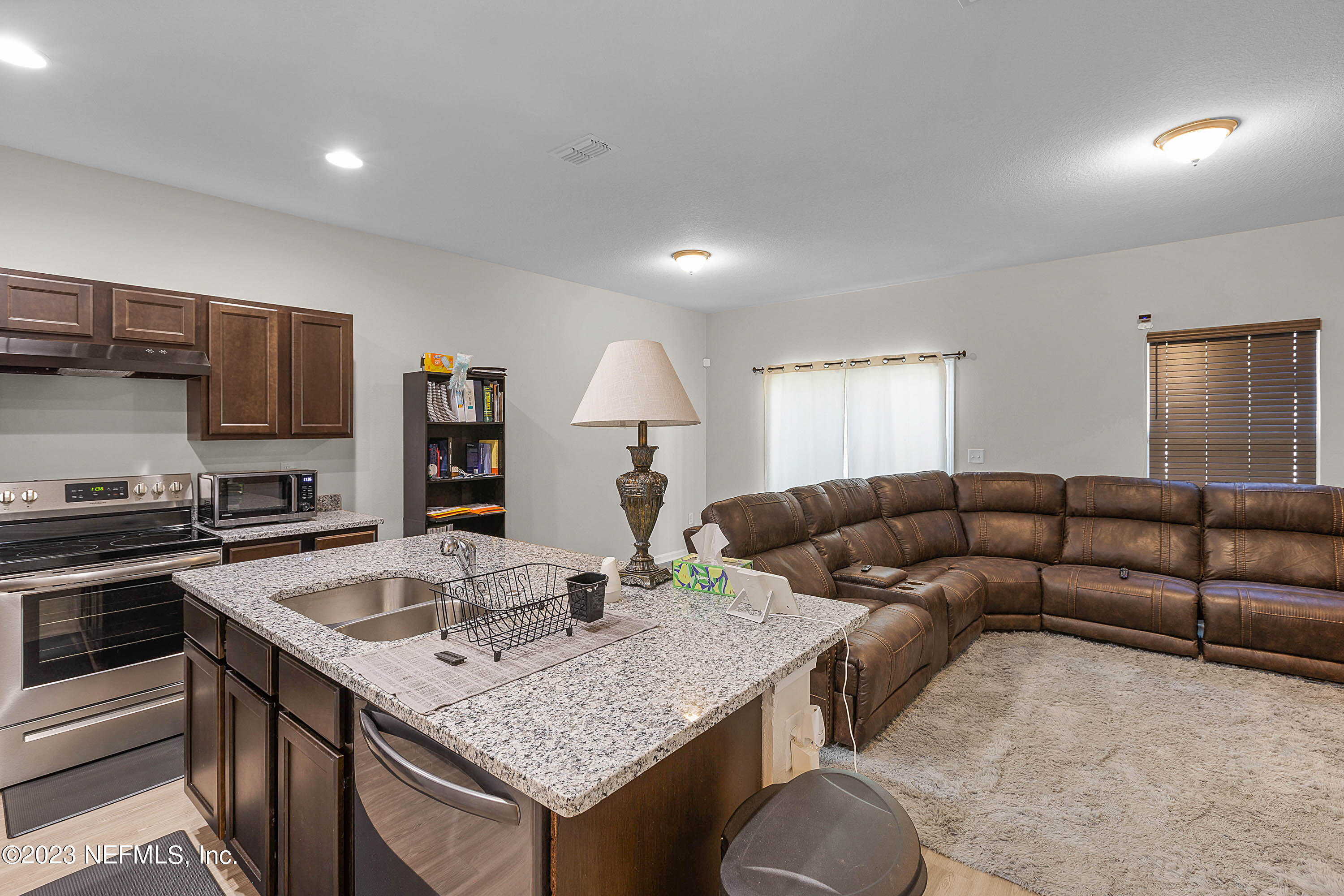 742 Talking Tree Drive Jacksonville, FL 32205 - Photo 9 of 23 Kitchen