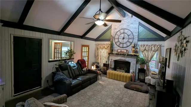 $390,000 | 519 Lancelot Drive, Liberty, MO 64068