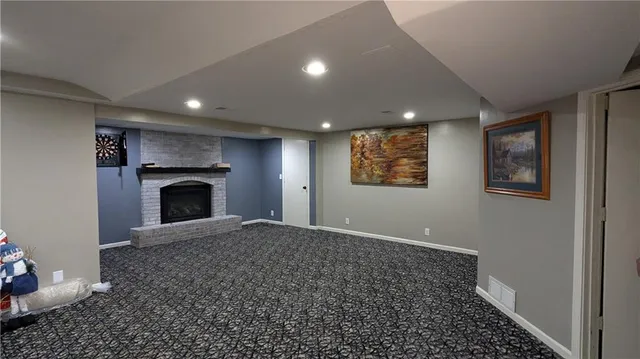 $369,900 | 519 Lancelot Drive, Liberty, MO 64068