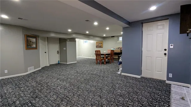 $369,900 | 519 Lancelot Drive, Liberty, MO 64068