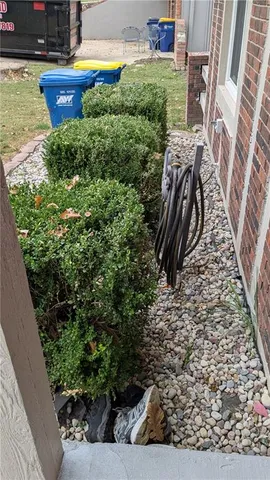 $390,000 | 519 Lancelot Drive, Liberty, MO 64068