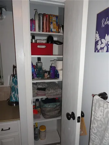 $390,000 | 519 Lancelot Drive, Liberty, MO 64068