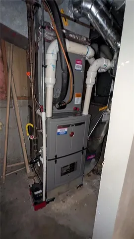 $390,000 | 519 Lancelot Drive, Liberty, MO 64068