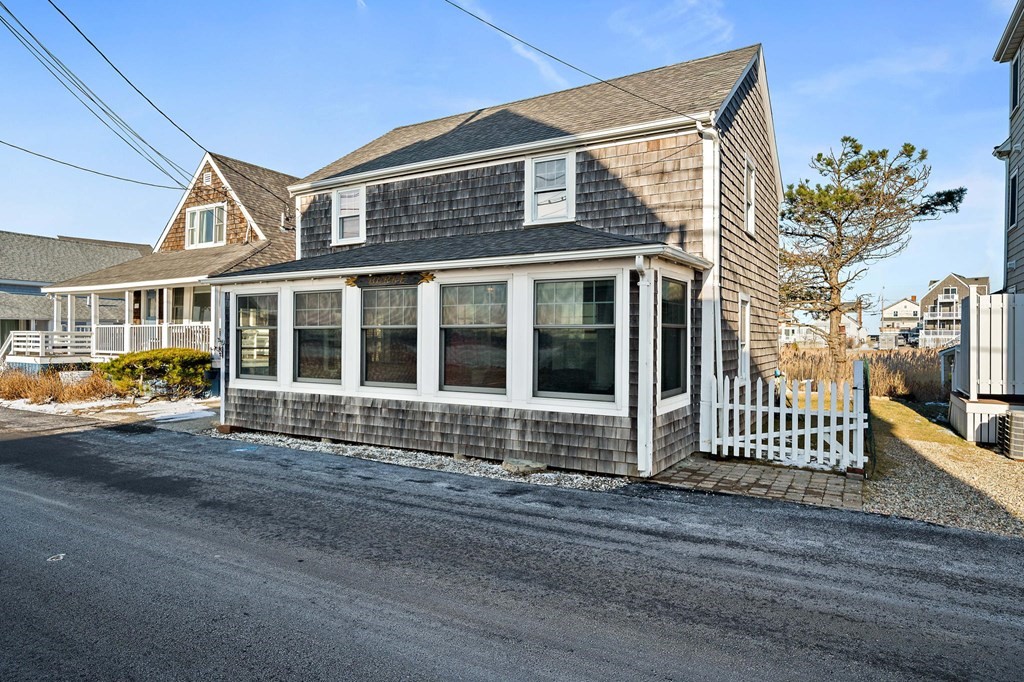 75 Lighthouse Road Scituate, MA 02066 - Photo 2 of 37