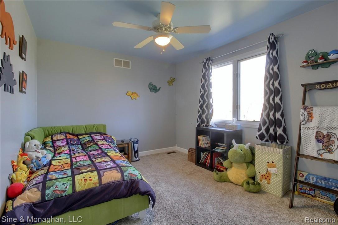 52075 Lillian Road New Baltimore, MI 48047 - Photo 23 of 34 25-3rd Bedroom.jpg