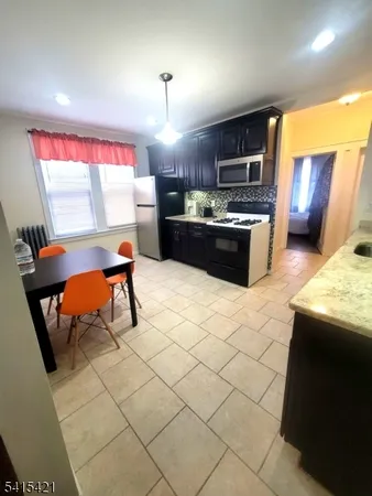 $2,275 | 26 Harding Terrace, Newark, NJ 07112