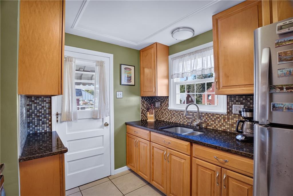 348 Vanadium Road Pittsburgh, PA 15243 - Photo 10 of 33 Gallery Image 10