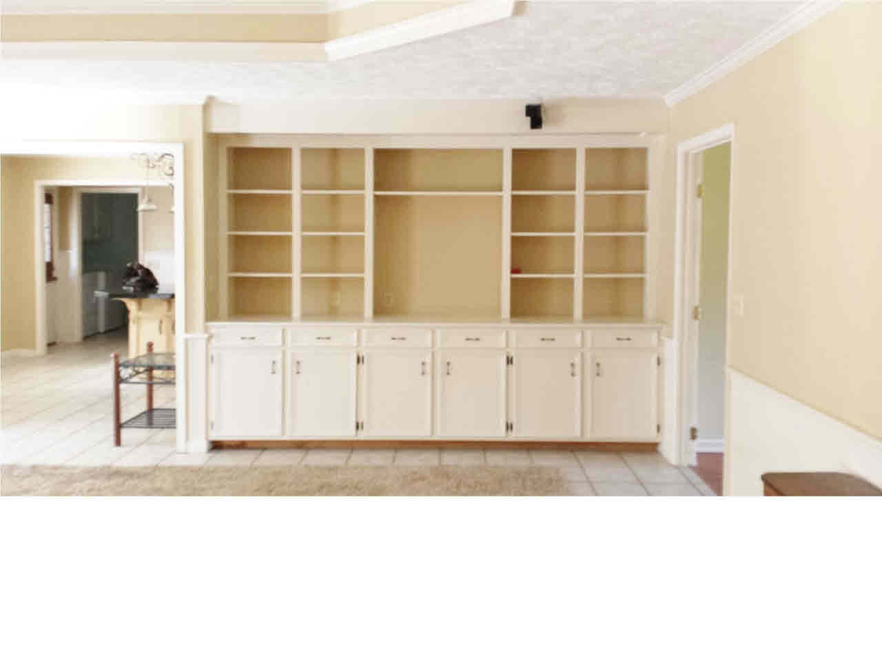 361 Clarkdell Road Canton, MS 39046 - Photo 9 of 33 Built-ins in family room
