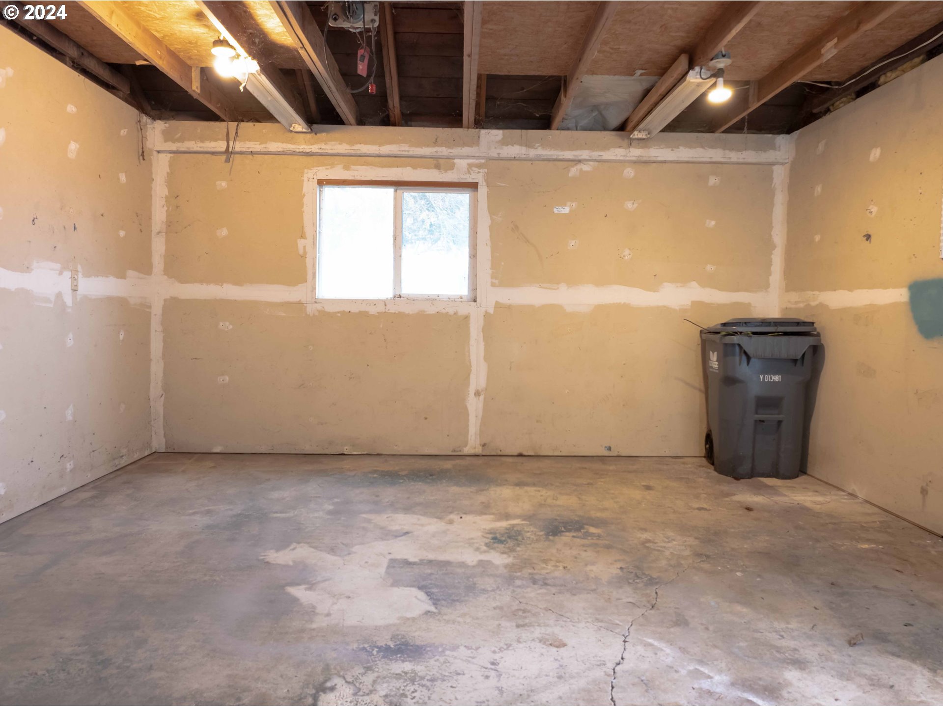 2947 Elmira Road Eugene, OR 97402 - Photo 23 of 29 a view of an empty room
