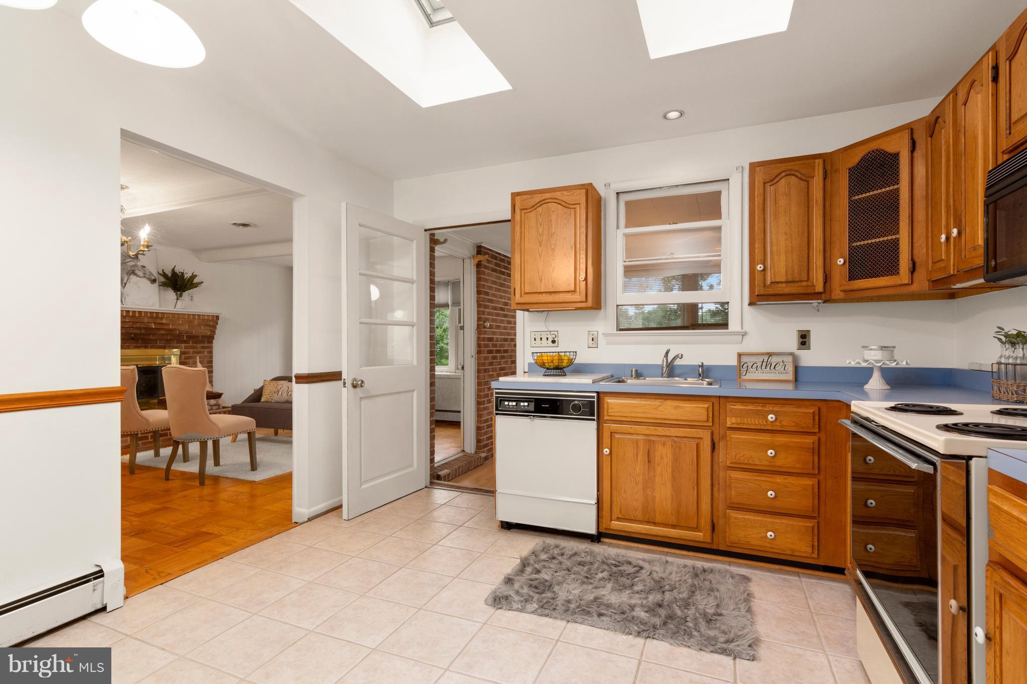 1248 Hillside Road Pasadena, MD 21122 - Photo 14 of 30 Kitchen