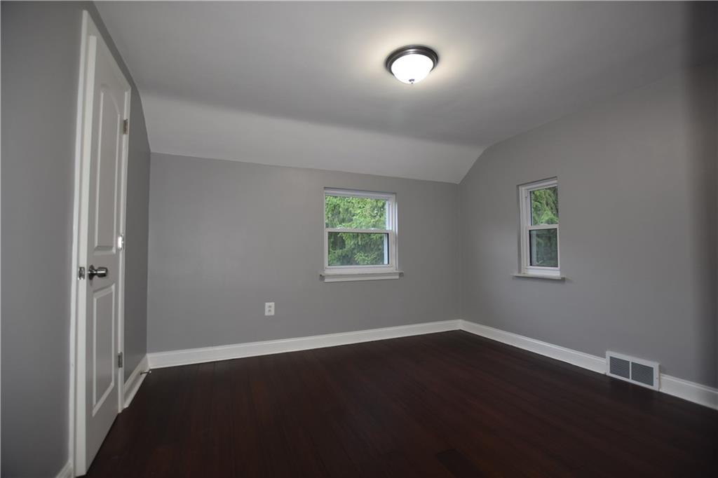 1070 Jefferson Road Pittsburgh, PA 15235 - Photo 12 of 22 Gallery Image 12