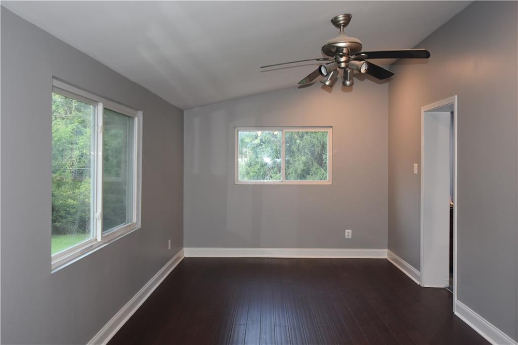 1070 Jefferson Road Pittsburgh, PA 15235 - Photo 5 of 22 Gallery Image 5