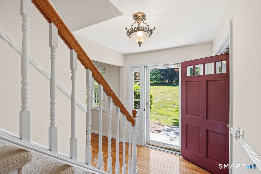 152 Holmes Road Ridgefield, CT 06877 - Photo 3 of 39
