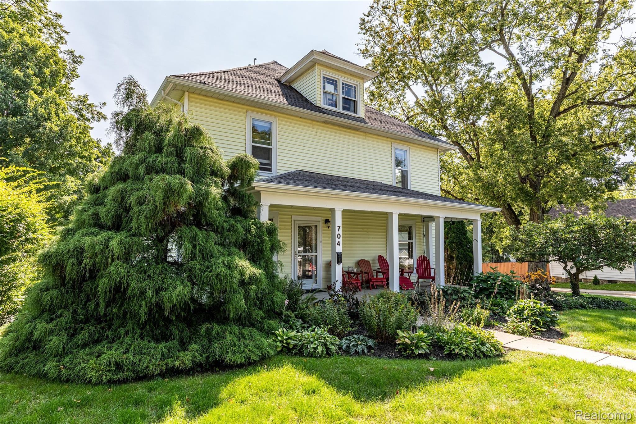 704 Spencer Road Brighton, MI 48116 - Photo 4 of 44 4.Front