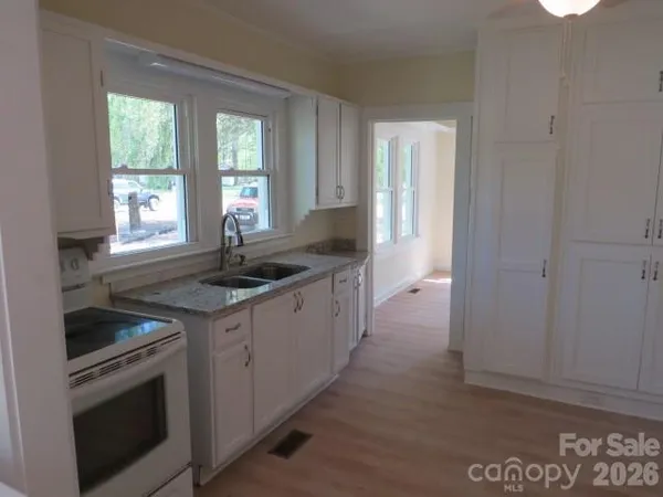 $285,000 | 736 Country Club Drive, State Road, NC 28676