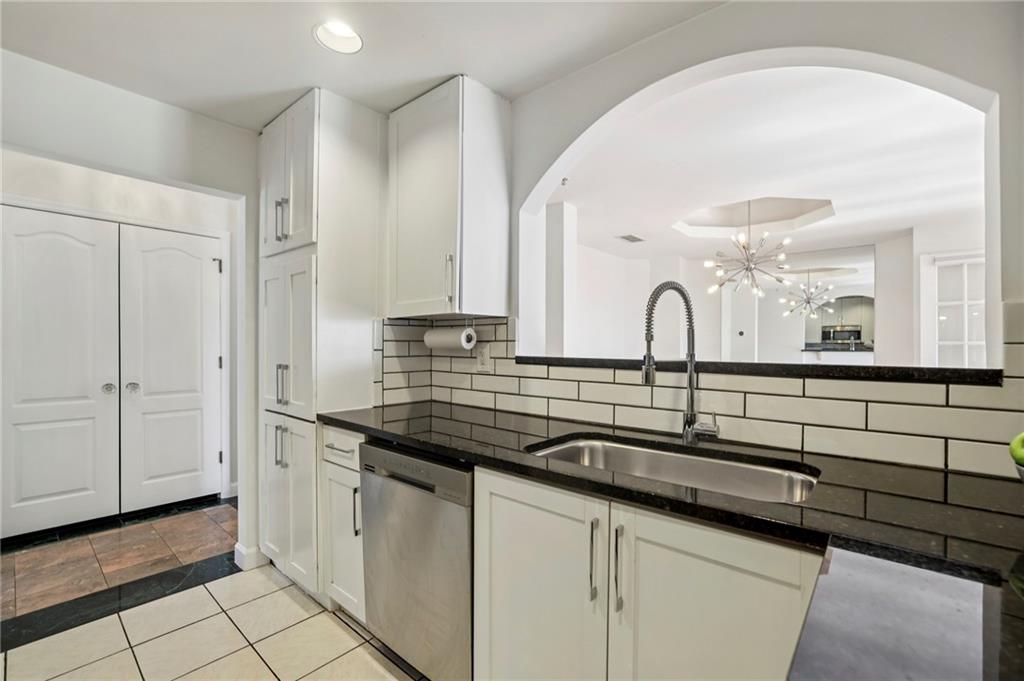 3475 Oak Valley Road Northeast, Unit 1580 Atlanta, GA 30326 - Photo 19 of 64