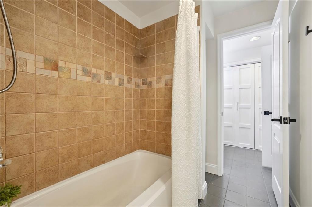 3475 Oak Valley Road Northeast, Unit 1580 Atlanta, GA 30326 - Photo 29 of 64