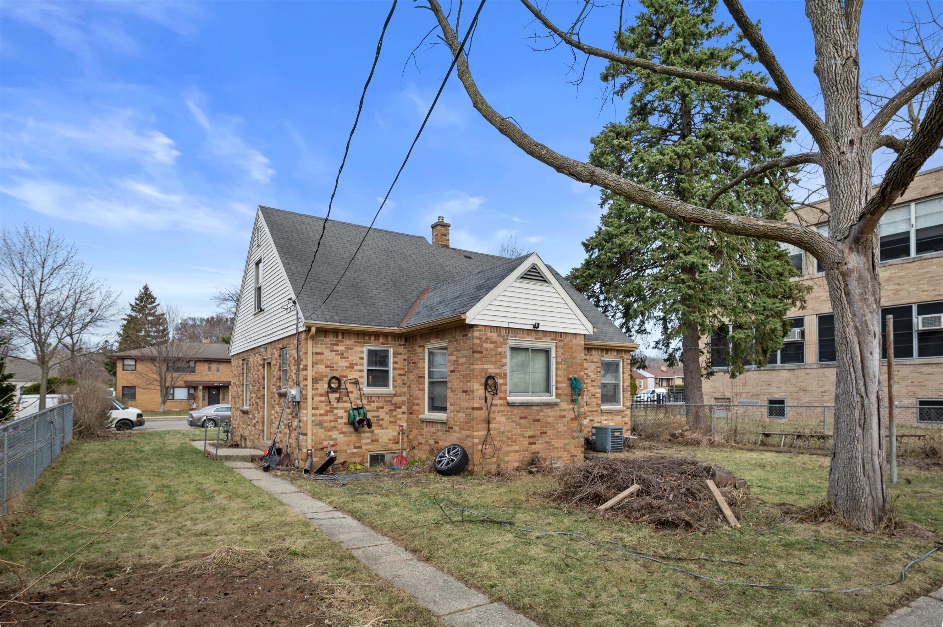 5936 North 35th Street Milwaukee, WI 53209 - Photo 16 of 19 05-Z62_6969