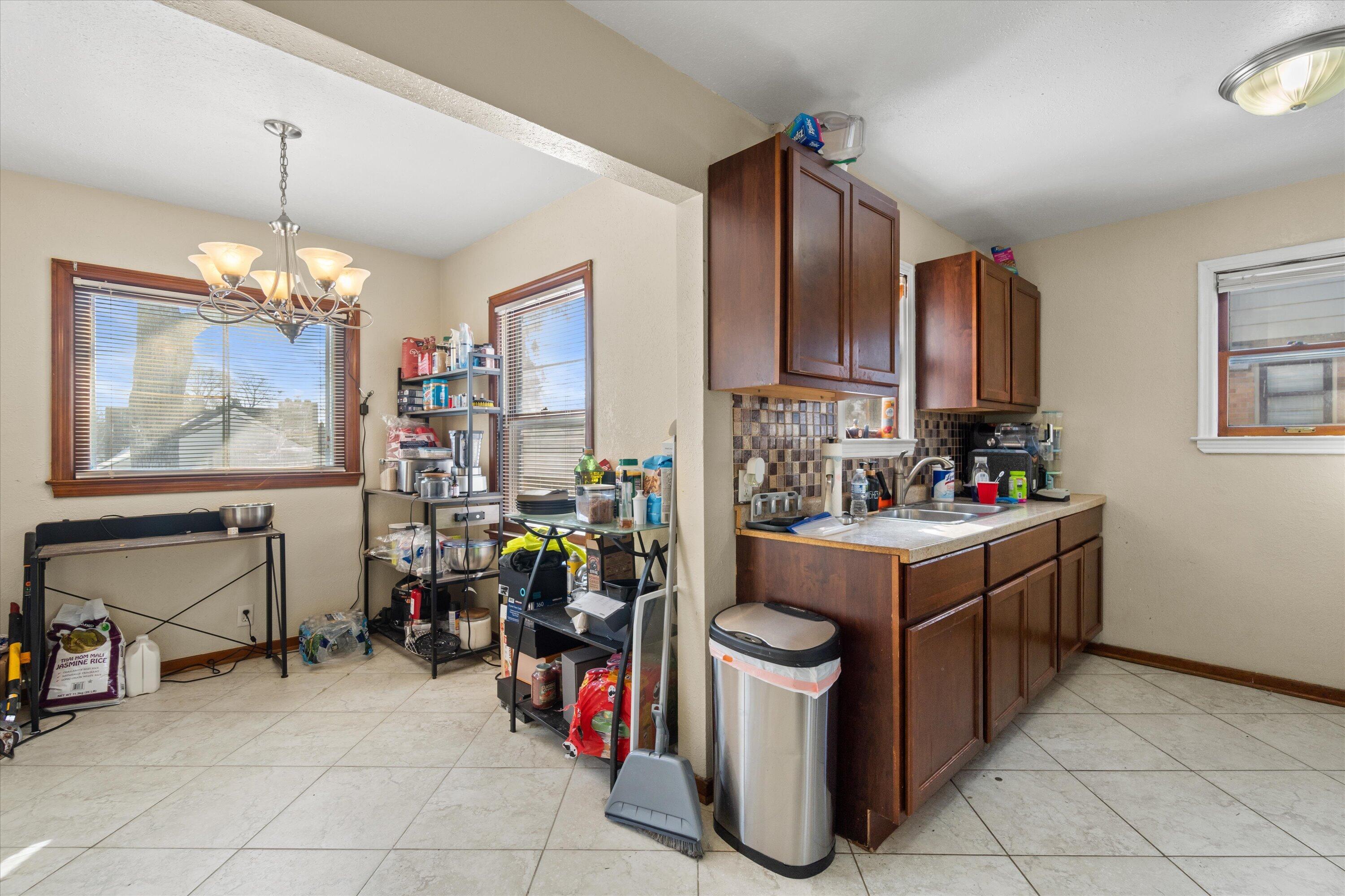 5936 North 35th Street Milwaukee, WI 53209 - Photo 8 of 19 Kitchen