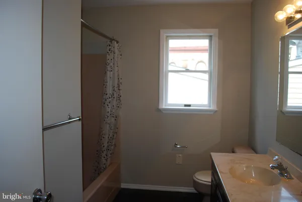 $2,000 | 353 Farnsworth Avenue, Bordentown, NJ 08505