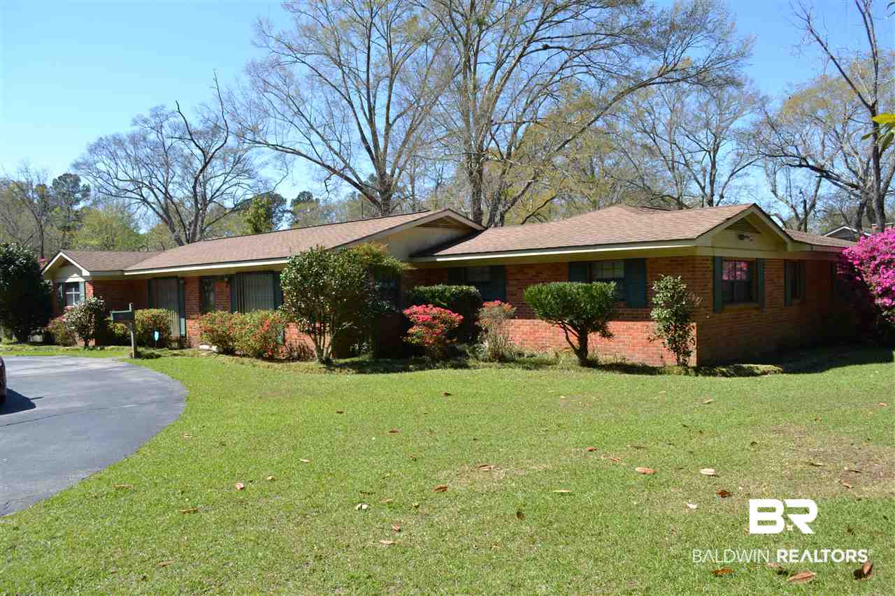 1525 North Alston Street Foley, AL 36535 - Photo 1 of 26 Mid-Century Modern home in Foley.