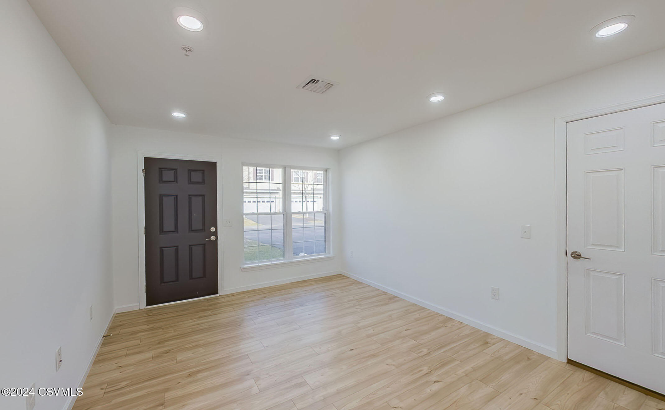 14 Nicole Lane Hazleton, PA 18202 - Photo 4 of 53