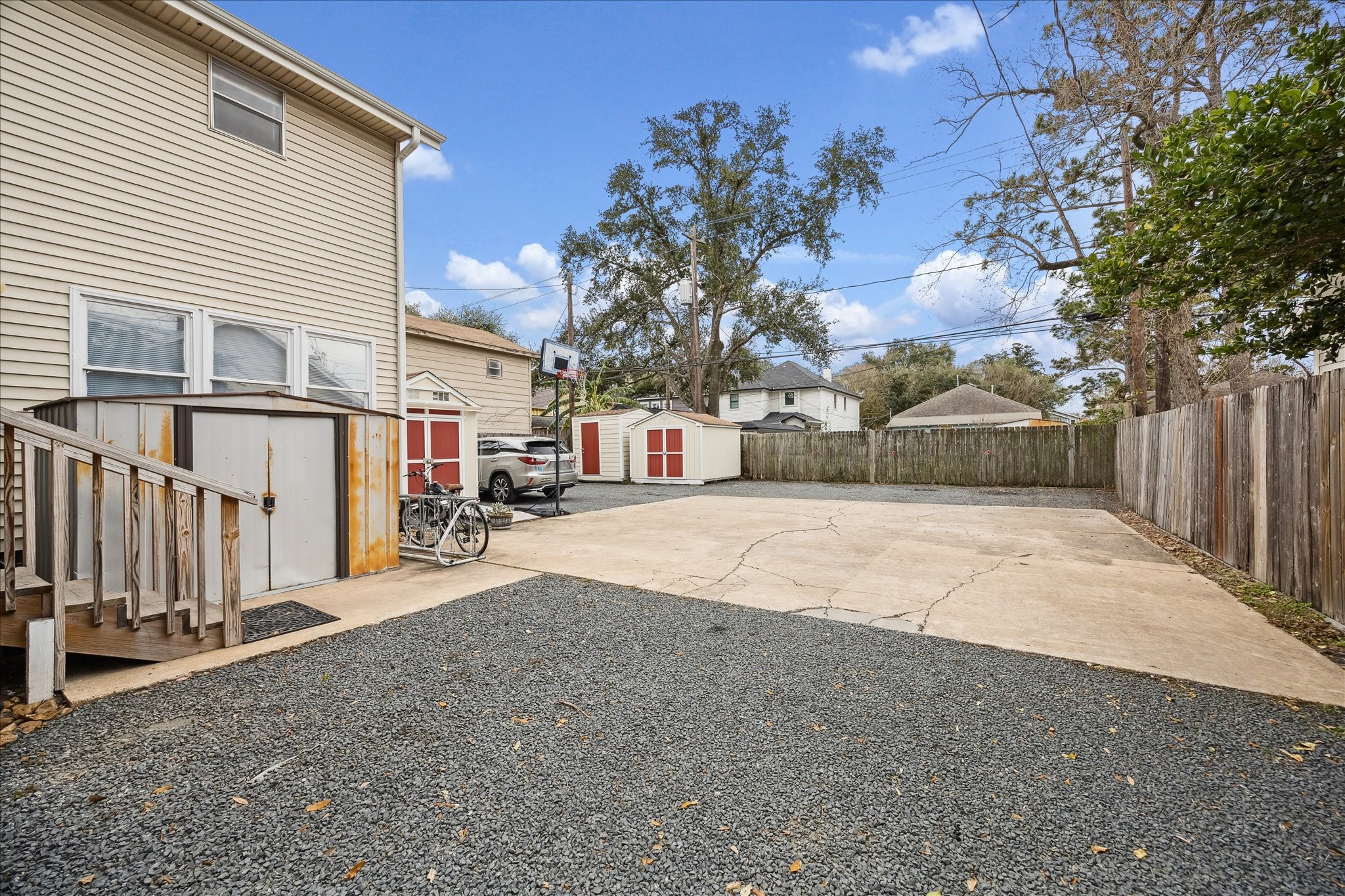 240 West 23rd Street Houston, TX 77008 - Photo 30 of 31 a view of a house with a snow on the road