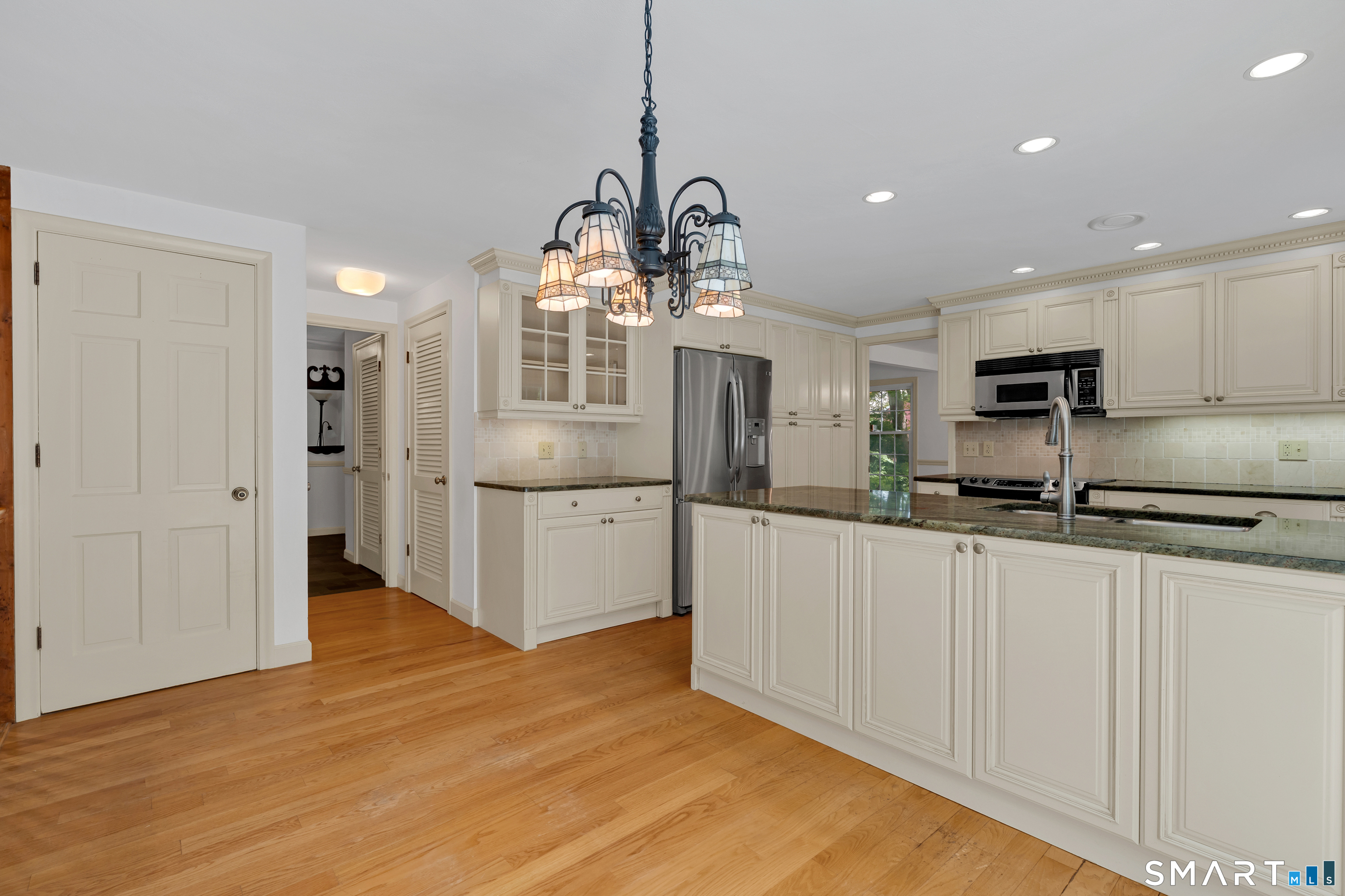 12 Wychwood Road Old Lyme, CT 06371 - Photo 8 of 25