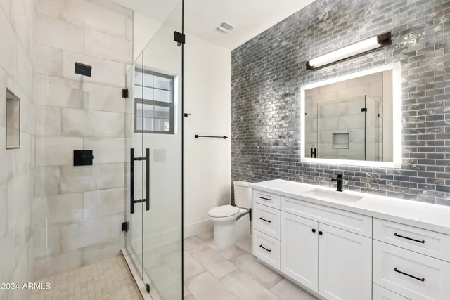 $1,435,000 | 915 West Ardmore Road, Unit 11, Phoenix, AZ 85041