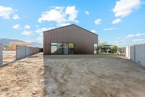 $1,435,000 | 915 West Ardmore Road, Unit 11, Phoenix, AZ 85041