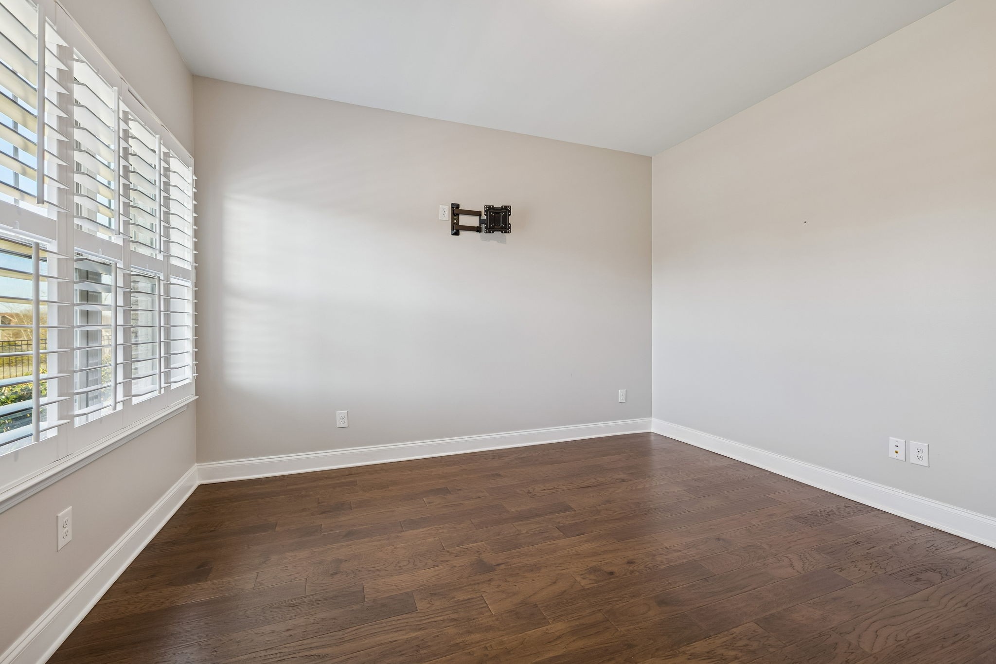 352 Buckner Cir Mount Mount Juliet, TN 37122 - Photo 8 of 51 a view of an empty room with a window