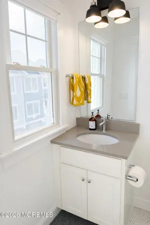 $1,150,000 | 21 Shell Road, Mantoloking, NJ 08738