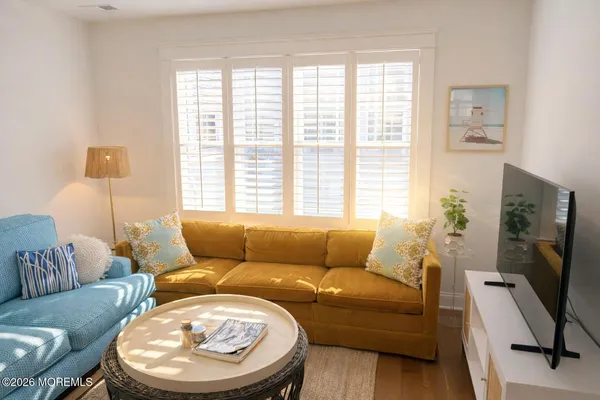 $1,150,000 | 21 Shell Road, Mantoloking, NJ 08738