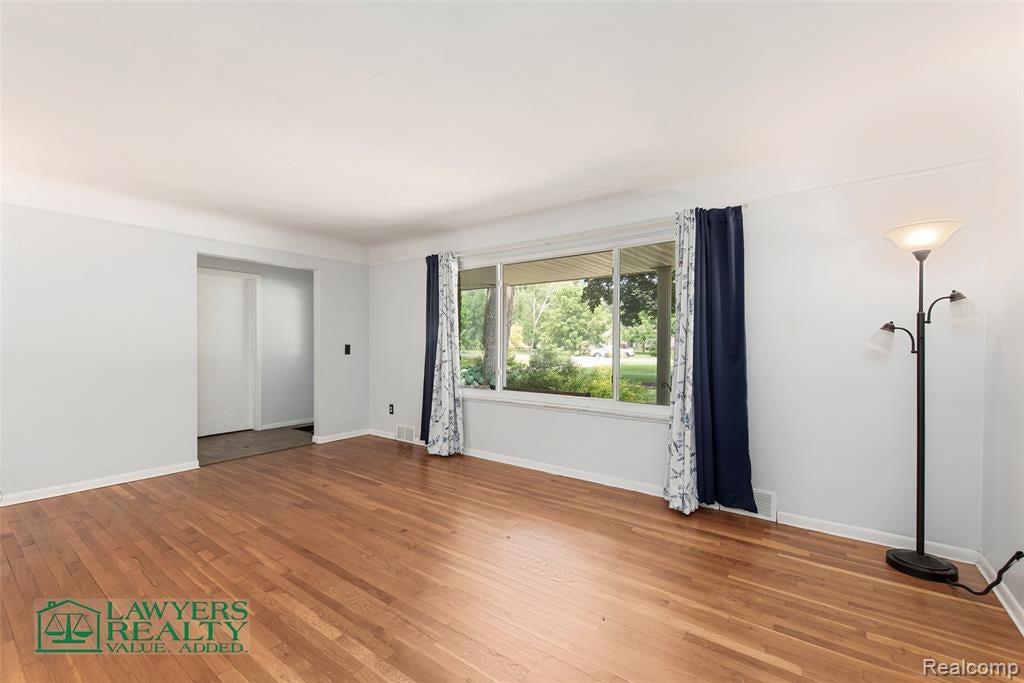 9180 Stone Road Pearl Beach, MI 48001 - Photo 9 of 47 Gallery Image 9
