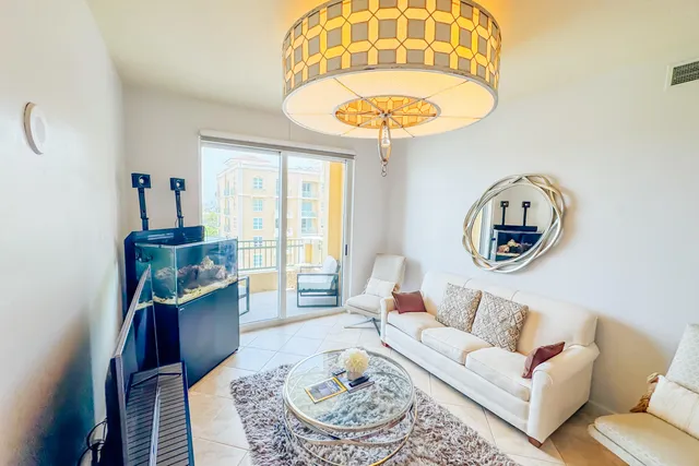 $520,000 | 403 South Sapodilla Avenue, Unit 718, West Palm Beach, FL 33401